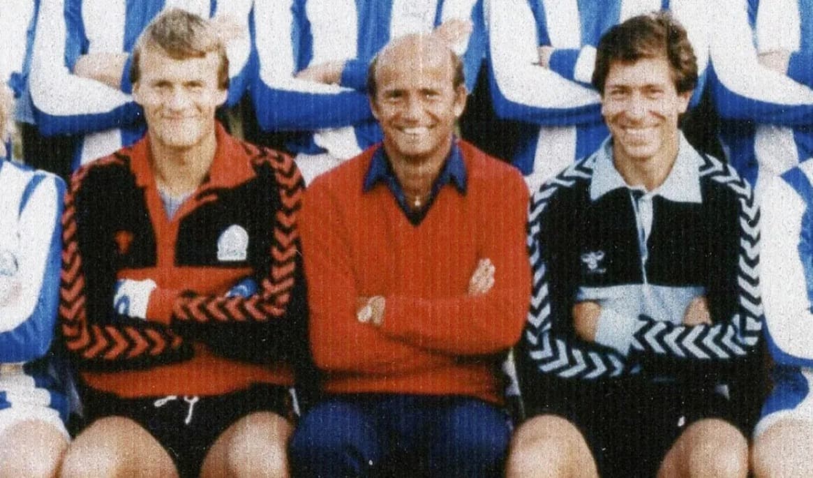 Stefan Söderberg i Spånga IS 1983, mellan lagets båda målvakter Lars-Åke Lundell och Ulf Jacobsson. Foto: Privat