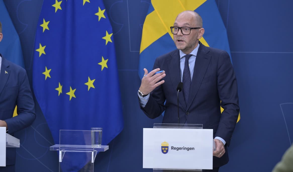 Arbetsmarknadsminister Johan Britz (L) konstaterar att högre asylmottagande kan leda till högre arbetslöshet. Foto: Roger Sahlström