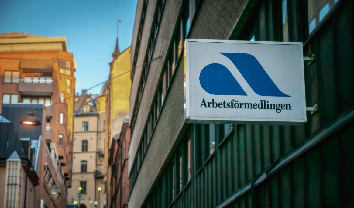 I mitten av juni infördes lagen om informationsplikt. Det innebär att myndigheter, såsom Arbetsförmedlingen och Kronofogden, är skyldiga att informera polis och Migrationsverket om en person misstänks befinna sig illegalt i Sverige. Foto: Bilbo Lantto
