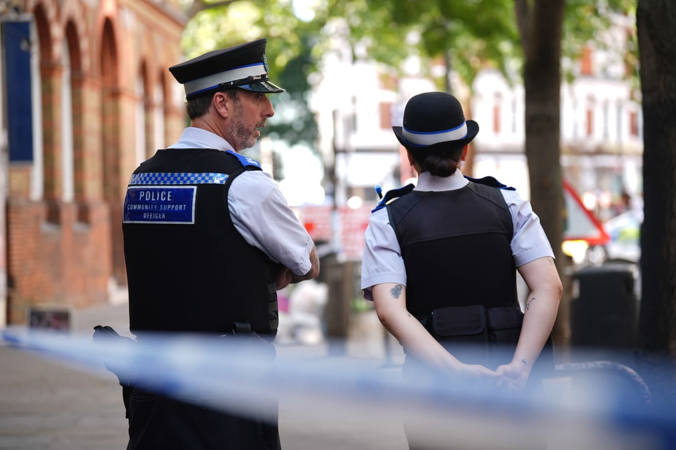 Polis vid platsen för attacken, i närheten av Covent Garden i centrala London på onsdagen. Foto: James Manning /AP/TT
