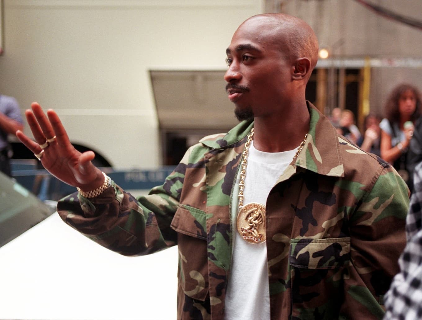 Tupac Shakur anländer till Radio City Music Hall i New York inför MTV Video Music Awards 4 september 1996, dagar innan han sköts till döds i Las Vegas. Foto: Todd Plitt/AP/TT