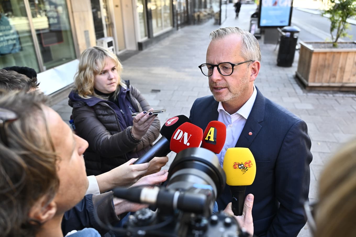 Socialdemokraternas ekonomisk-politiske talesperson Mikael Damberg, vid Socialdemokraternas partihögkvarter på Sveavägen, dagen efter valet. Foto: Martin Pahlmblad/TT