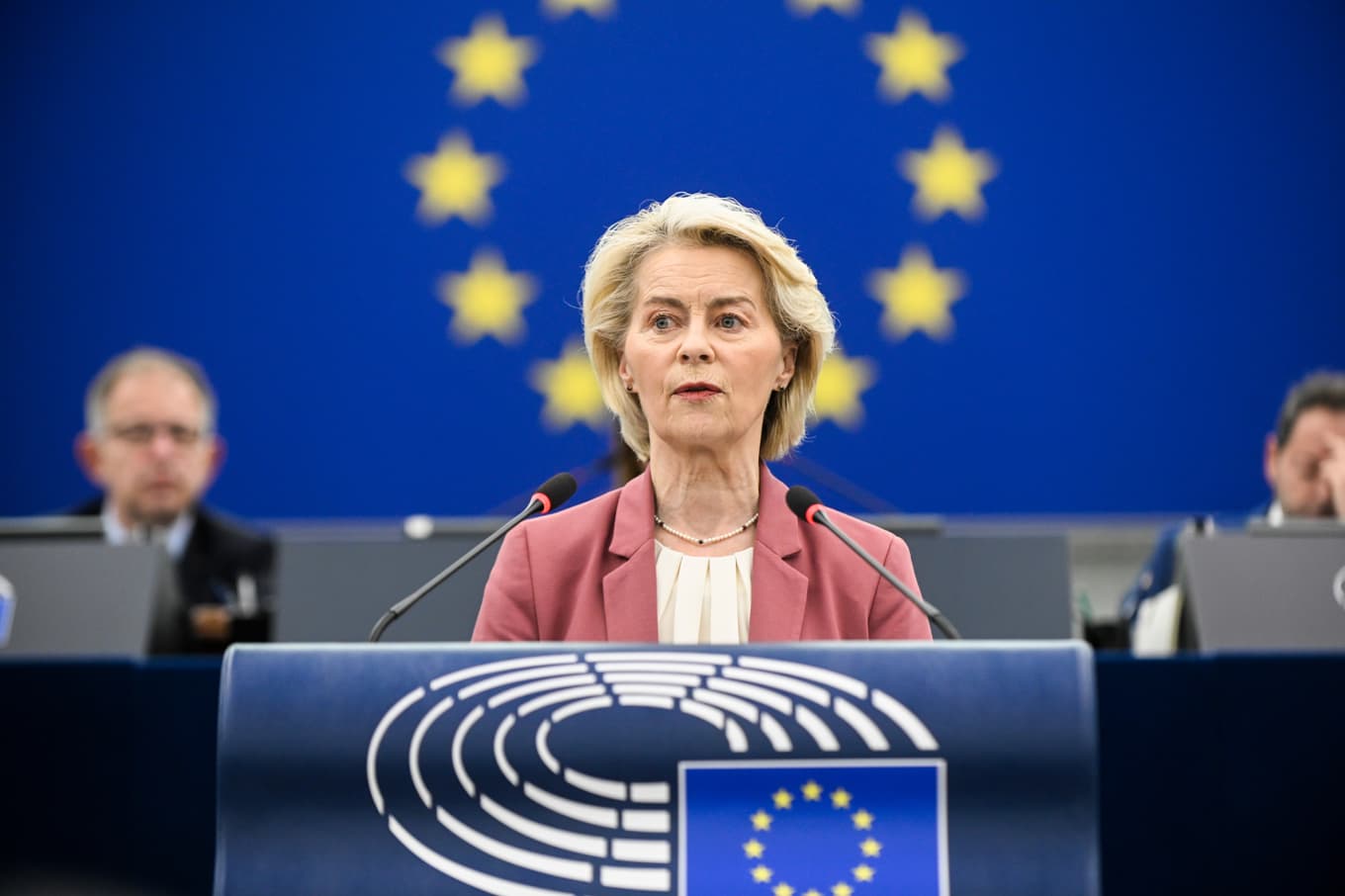 EU-kommissionens ordförande Ursula von der Leyen i ett tidigare framträdande inför EU-parlamentet i Strasbourg. Arkivbild. Foto: Pascal Bastien/AP/TT