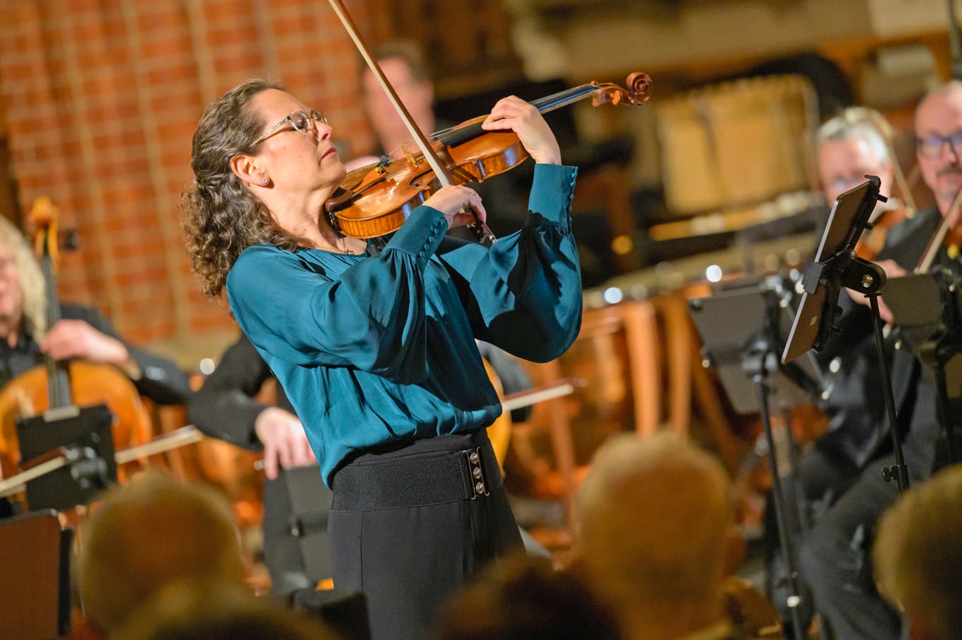 Violinisten Malin Broman är musikalisk ledare för Nordiska Kammarorkestern. Foto: Lia Jacobi