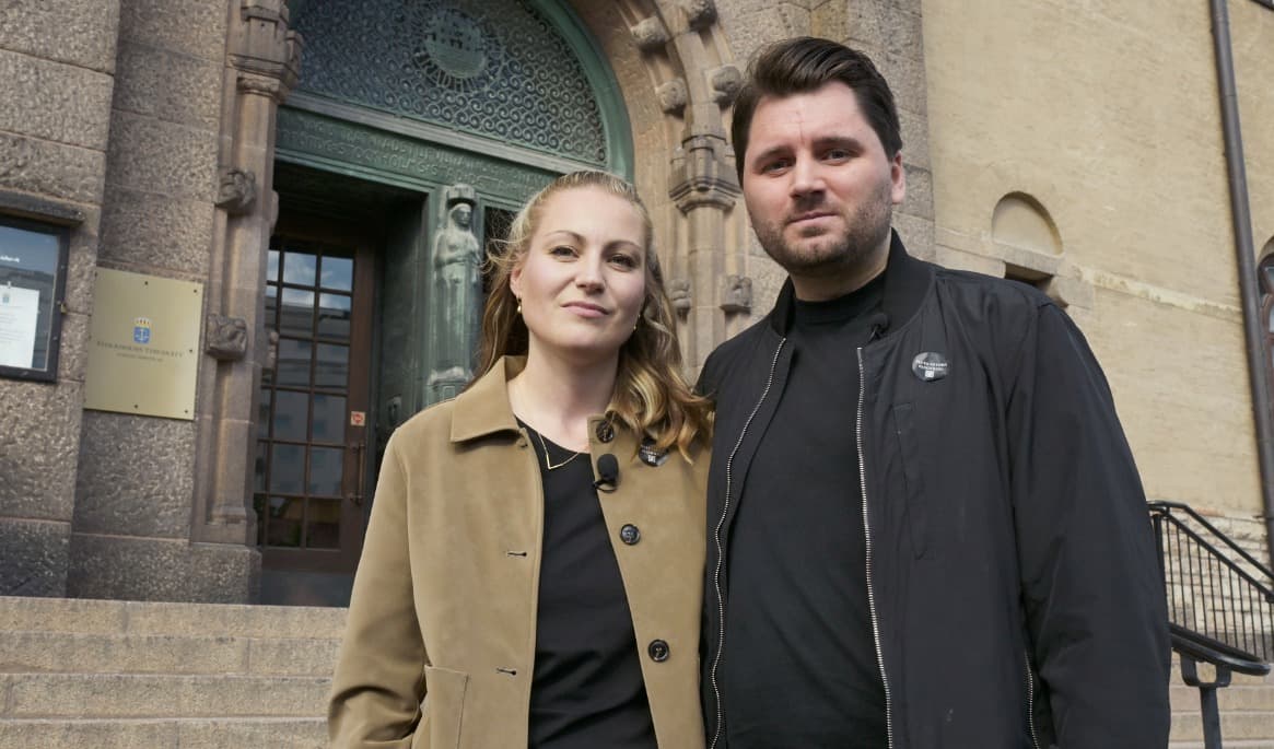Jonathan Alfvén dömdes för grovt förtal efter att ha publicerat uppgifter om dömda sexualbrottslingar. Henrik Vinge (SD) kräver nu att förtalslagen ändras. Foto: Adam Strand