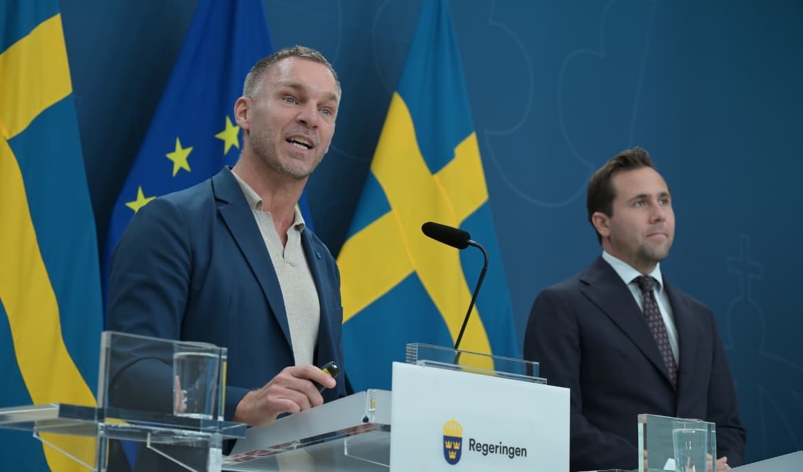 Erik Slottner (KD), civilminister och Benjamin Dousa (M), bistånds- och utrikeshandelsminister. Foto: Adam Strand