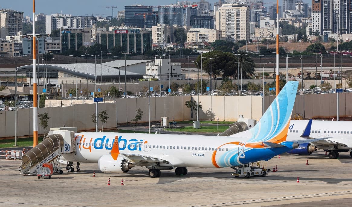 Ett flydubai-plan på Ben Gurion-flygplatsen i Israel. Foto: Jack Guez/AFP via Getty Images