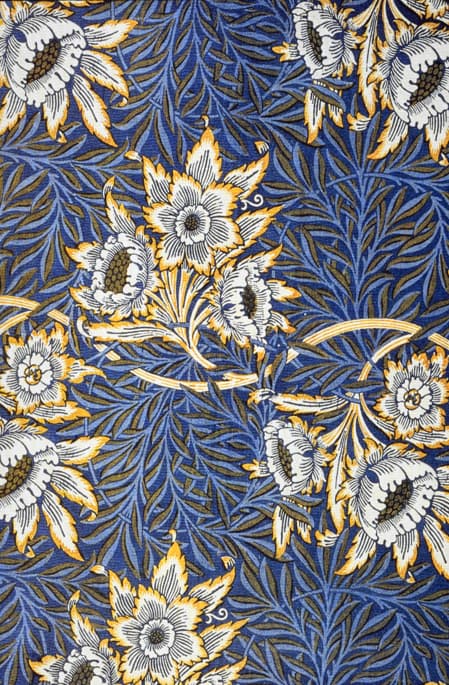 Linne med tryckmönstret ”Tulip and Willow”, formgivet av William Morris, 1873. Foto: Wikimedia Commons