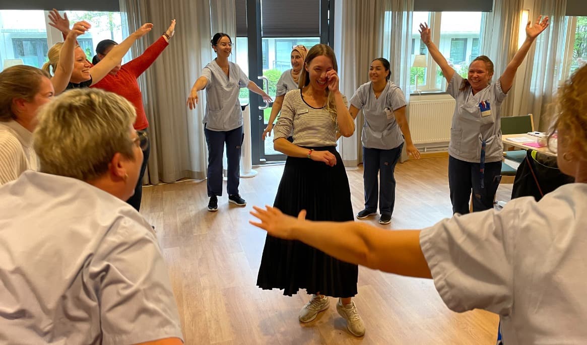 Sångstunder ska föra samman förskolebarn och äldre. Foto: Halmstads kommun