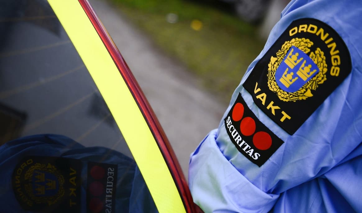 Flera ordningsvakter på Securitas har tvingats lämna sina tjänster efter att uppgifter om privatpersoner delats i en privat chattgrupp. Arkivbild. Foto: Tim Aro/TT