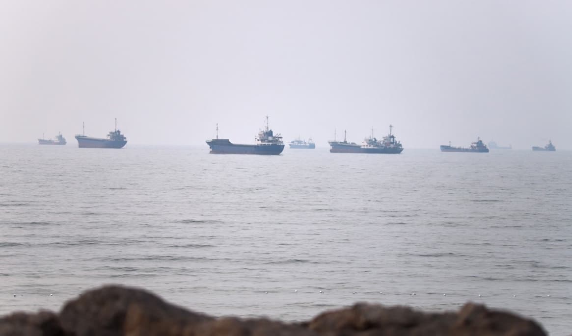 USA bekräftar attacker mot iranska mål vid staden Bandar Abbas vid Hormuzsundet. Arkivbild. Foto: Amirhosein Khorgooi /AP/TT
