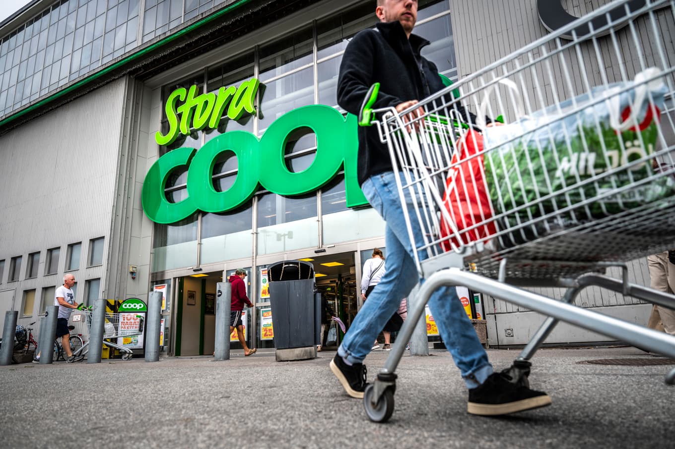 Coop sänker priserna på sina stormarknader. Arkivbild. Foto: Banfa Jawla/SVD/TT