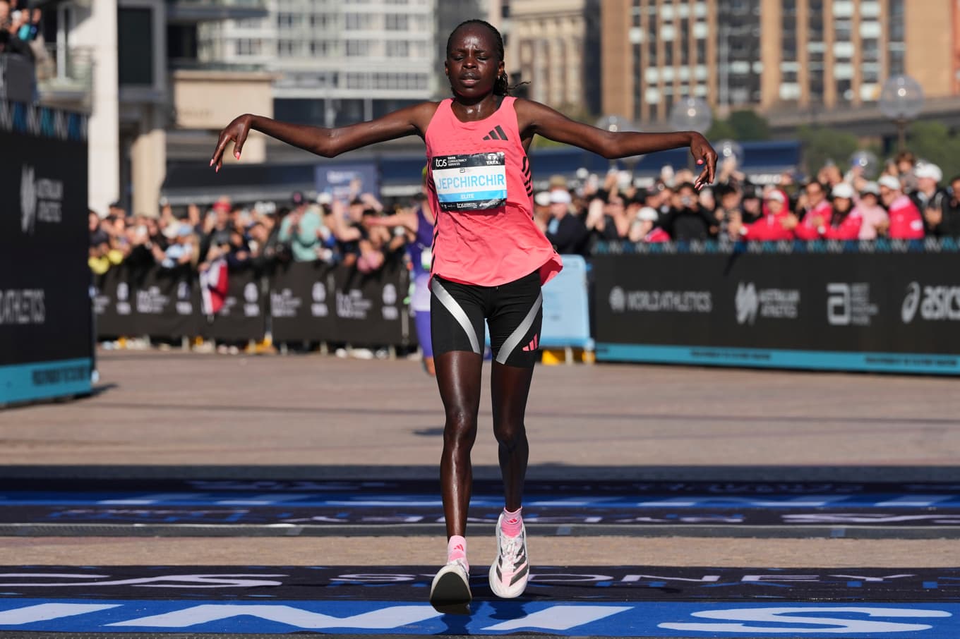 Peres Jepchirchir när hon vann Sydney Marathon i slutet av augusti. Foto: Mark Baker/AP/TT