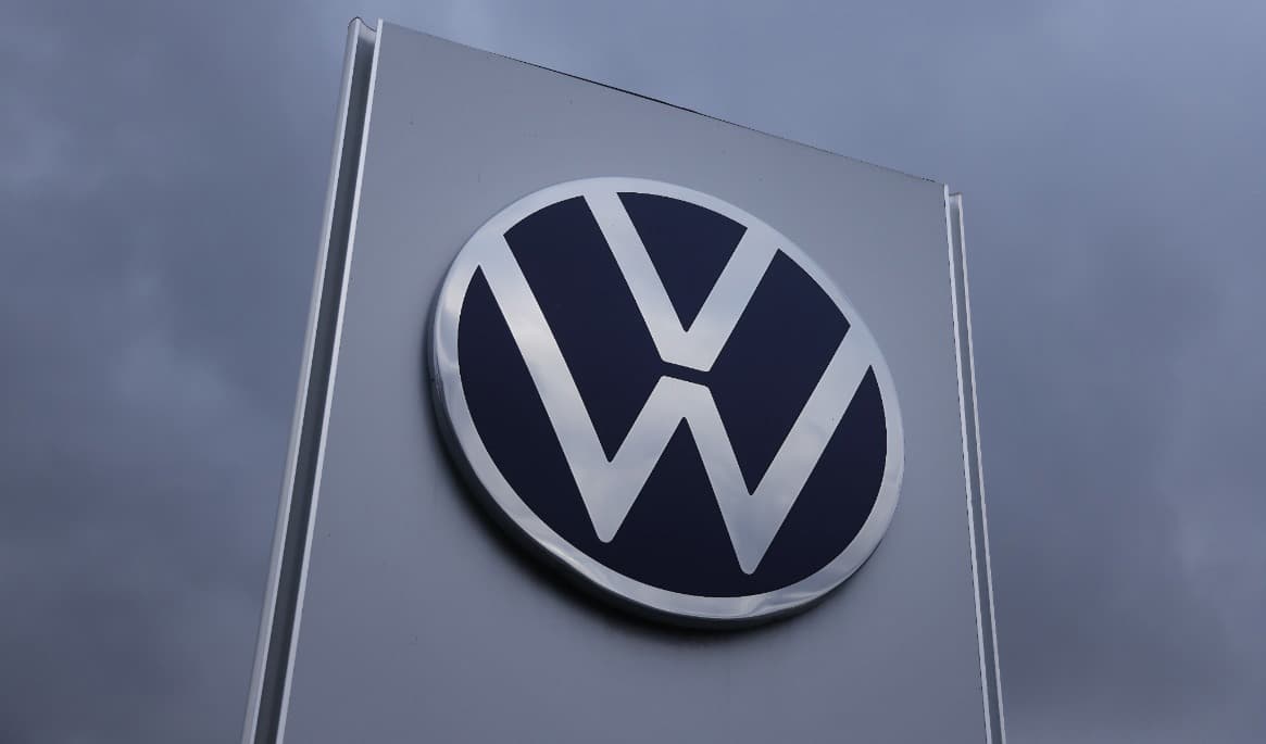 Volkswagen avser att återkalla tusentals elbilar i Tyskland efter att man upptäckt fel på batterier som kan orsaka brand. Foto: Sean Gallup/Getty Images