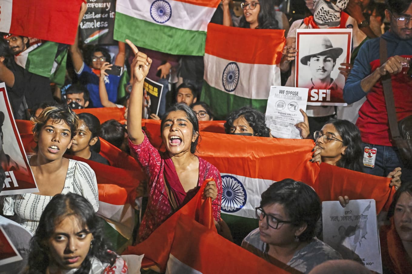 Protestmarsch i New Delhi den 16 oktober, där deltagarna uppmanades att vifta med indiska flaggor. Foto: Ritesh Shukla/Getty Images