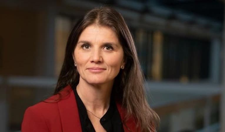 Statsvetaren Jenny Madestam tror att vi kommer landa i en rödgrön regering, till slut. Foto: Anders G Warne/FHS