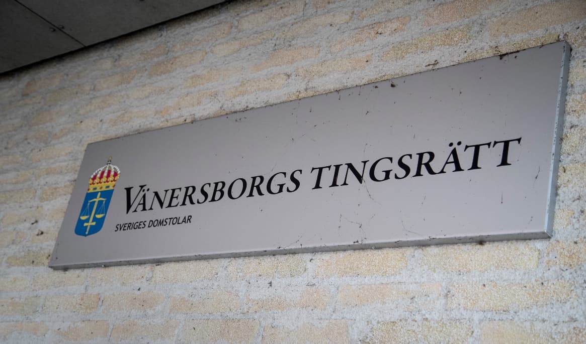 Mannen häktades vid Vänersborgs tingsrätt på sannolika skäl misstänkt för grovt sexuellt övergrepp mot barn. Foto: Björn Larsson Rosvall/TT