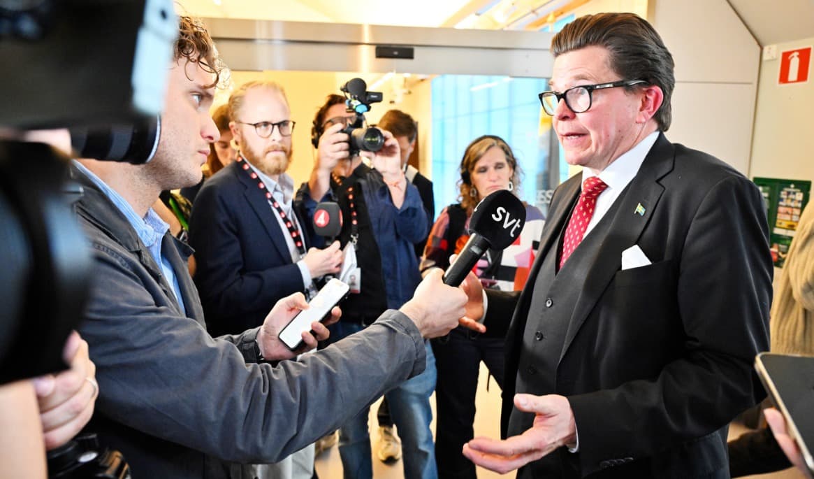 Det låsta parlamentariska läget gör att talmannens roll växer. Samtidigt har Andreas Norlén begränsat med verktyg för att trycka på i en regeringsbildning och nu har han kört fast med utdelandet av sonderingsuppdraget. Foto: Anders Wiklund/TT