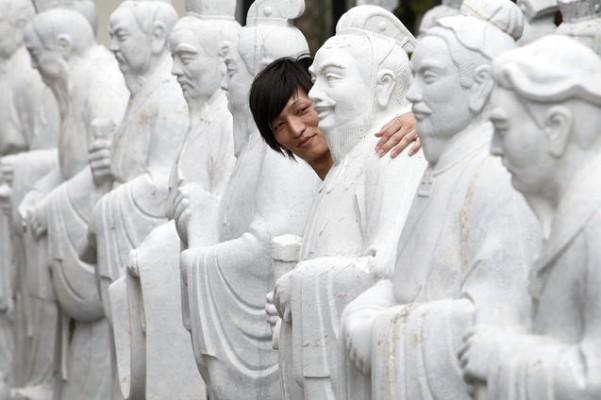 Konfucius 72 samtida lärjungar finns avbildade som statyer i Nagasaki, Japan. Idag använder Kina Konfucius som en symbol för sin världsomspännande Soft Power-satsning med Konfuciusinstitut. (Foto: Kiyoshi Ota/Getty Images)