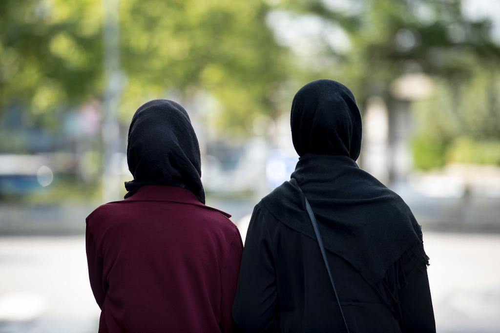 Kvinnor med hijab, muslimska huvudplagg. (Foto; Carina Johansen /NTB Scanpix/TT-arkivbild)