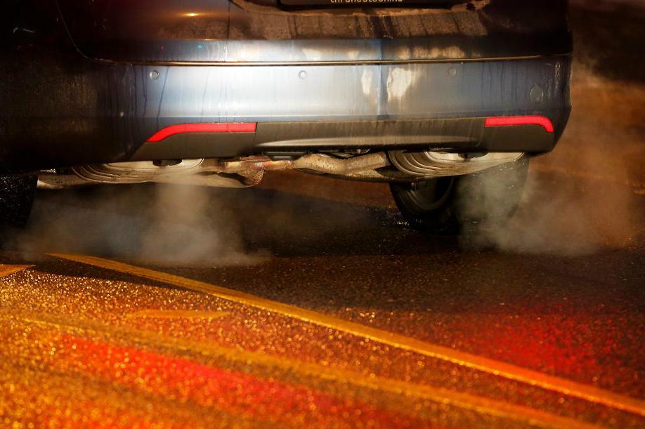 


Utsläppen från vägtrafiken minskade under 2016, enligt Transportstyrelsen.   Foto: Erik Johansen/NTB scanpix/TT-arkivbild                                                                                                                                    
