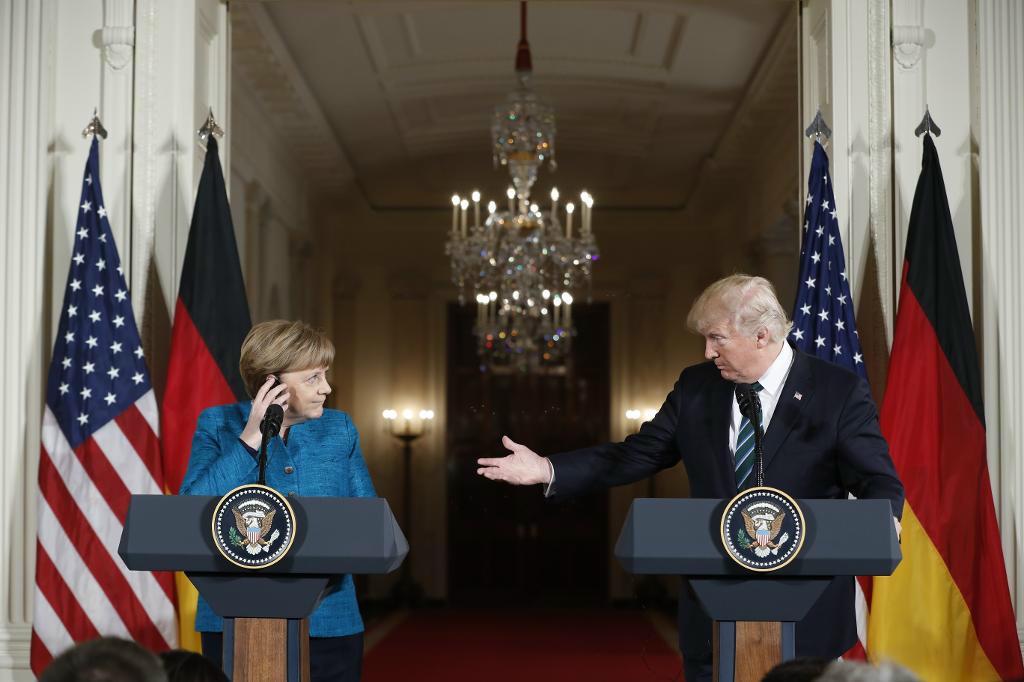 President Donald Trump och Tysklands förbundskansler Angela Merkel vid den gemensamma presskonferensen.
Foto: Pablo Martinez Monsivais/AP/TT