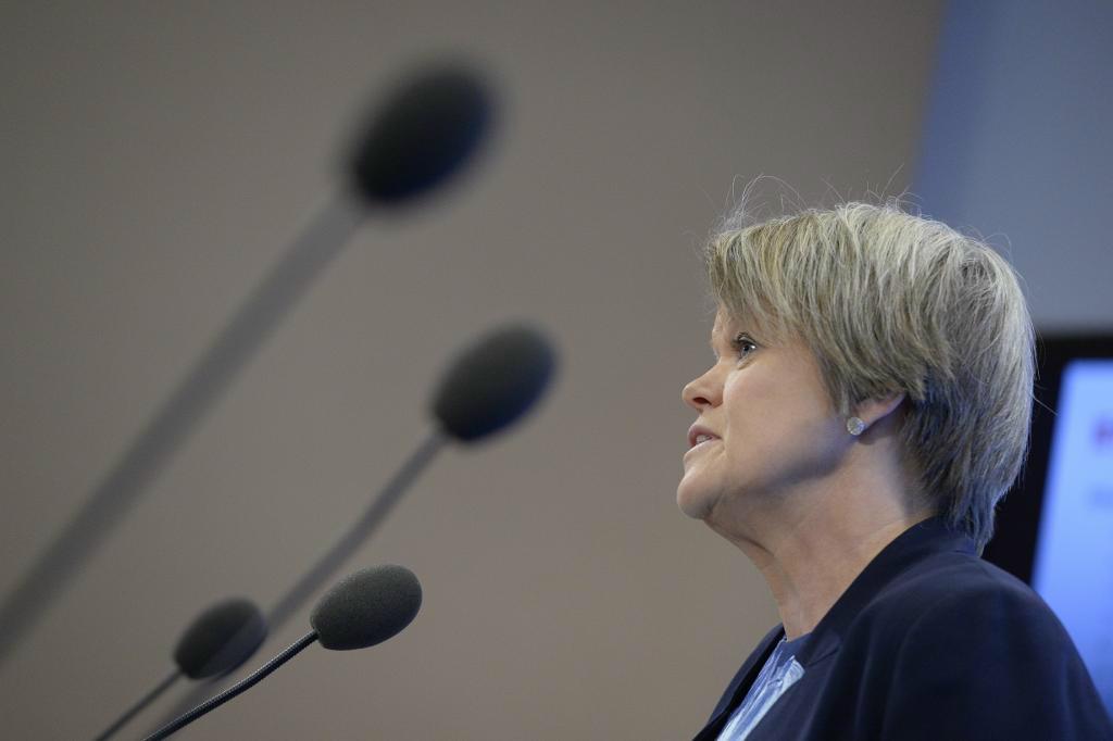 Vänsterpartiets Ulla Andersson menar att beskattningen mellan dem som arbetar och dem som har sjuk- eller aktivitetsersättning är orättvis, något hot vill förändra i vårbudgeten. Arkivbild. Foto: Janerik Henriksson/TT