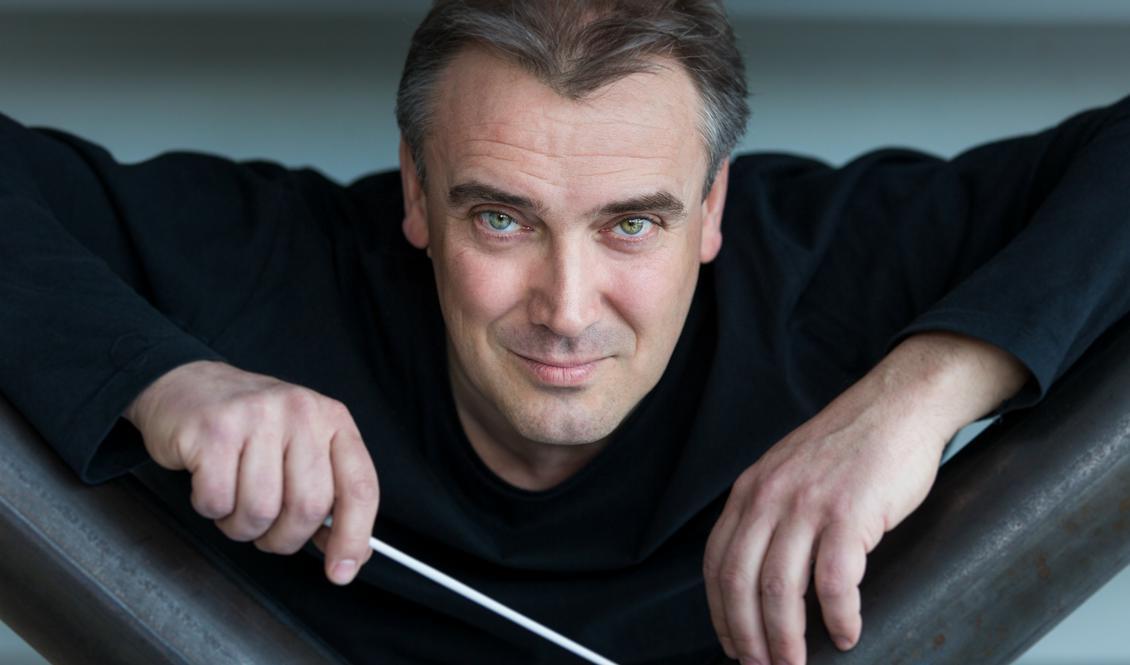 


Gävle symfoniprkesters chefsdirigent Jaime Martín. Foto: Alexander Lindström                                                                                                                                    