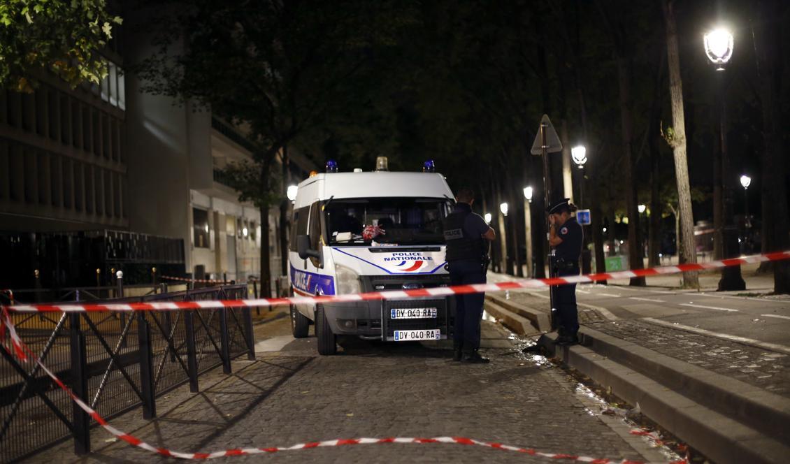 Fyra personer är allvarligt skadade efter mannens attack. Foto: Thibault Camus/AP/TT