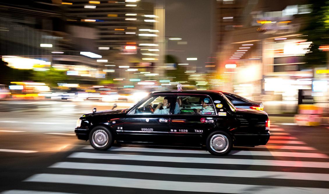 En taxi kör på gatan i Tokyo den 2 september 2018. Foto: Richard Heathcote/Getty Images