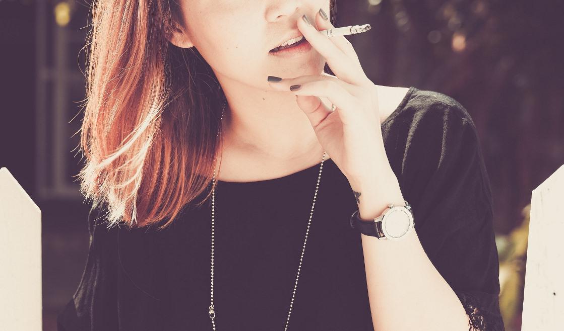 








Rökningen skadar dina lungor på flera sätt förutom att den ökar risken för lungcancer.                                                                                                                                                                                                                                                                                                                                                                                                                                                