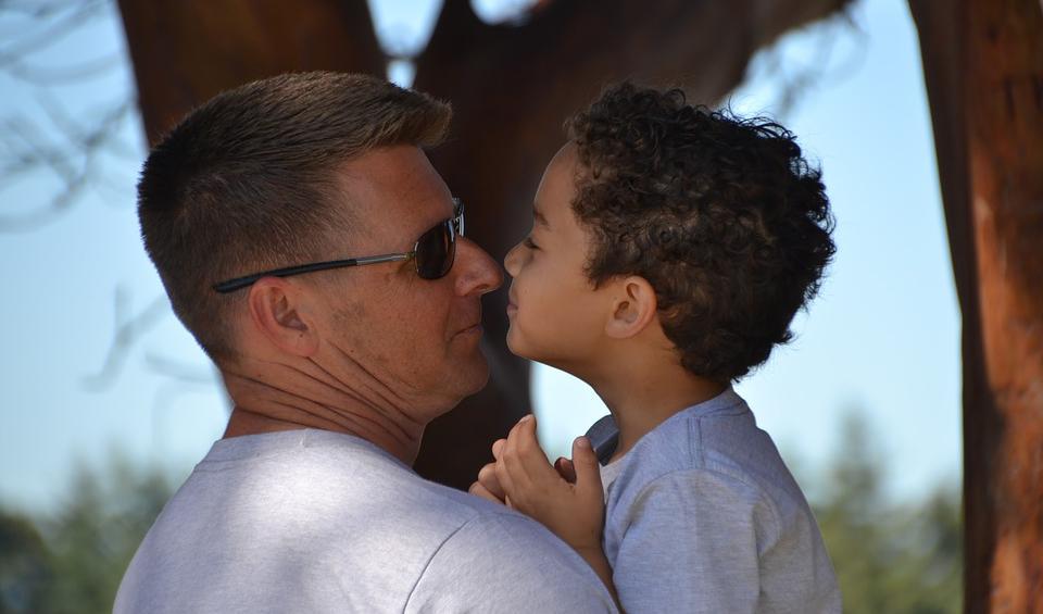 Ibland när barnet inte vill göra som vi ber dem, kan det snarare än envishet eller lathet bero på ett bakomliggande behov. Foto: Eberhartmark