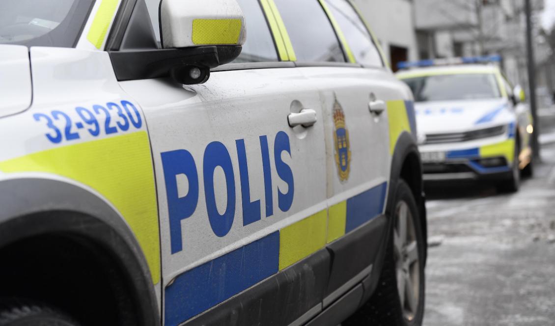 
Polisen är plats vid vallokalen i Ljungskile. Foto: Stina Stjernkvist/TT-arkivbild                                                