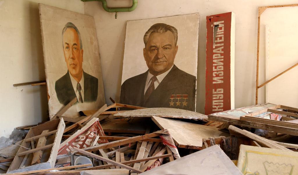 Foton av sovjetiska ledare i den övergivna staden Pripjat i Ukraina, nära det havererade kärnkraftverket Tjernobyl. Foto: Sean Gallup/Getty Images