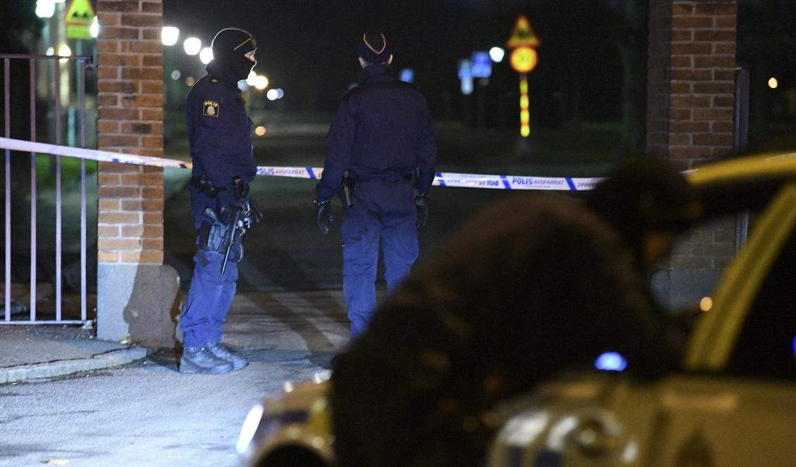 
En man hittades död efter en skottlossning på Segevång i Malmö på torsdagskvällen. Foto: Johan Nilsson/TT                                                
