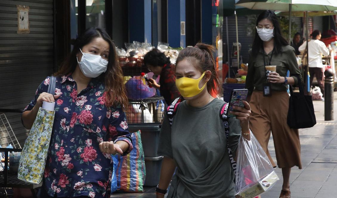 Thailändare kommer inte längre att få plastpåsar när de är ute och handlar i större butiker. Foto: Wally Santana/AP/TT-arkivbild