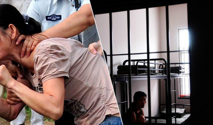 


(V) En kvinna blir arresterad i Kina. Foto: STR/AFP/Getty Images. (H) En kinesisk kvinna i fängesle. Foto: China Photos/Getty images                                                                                                                                                
