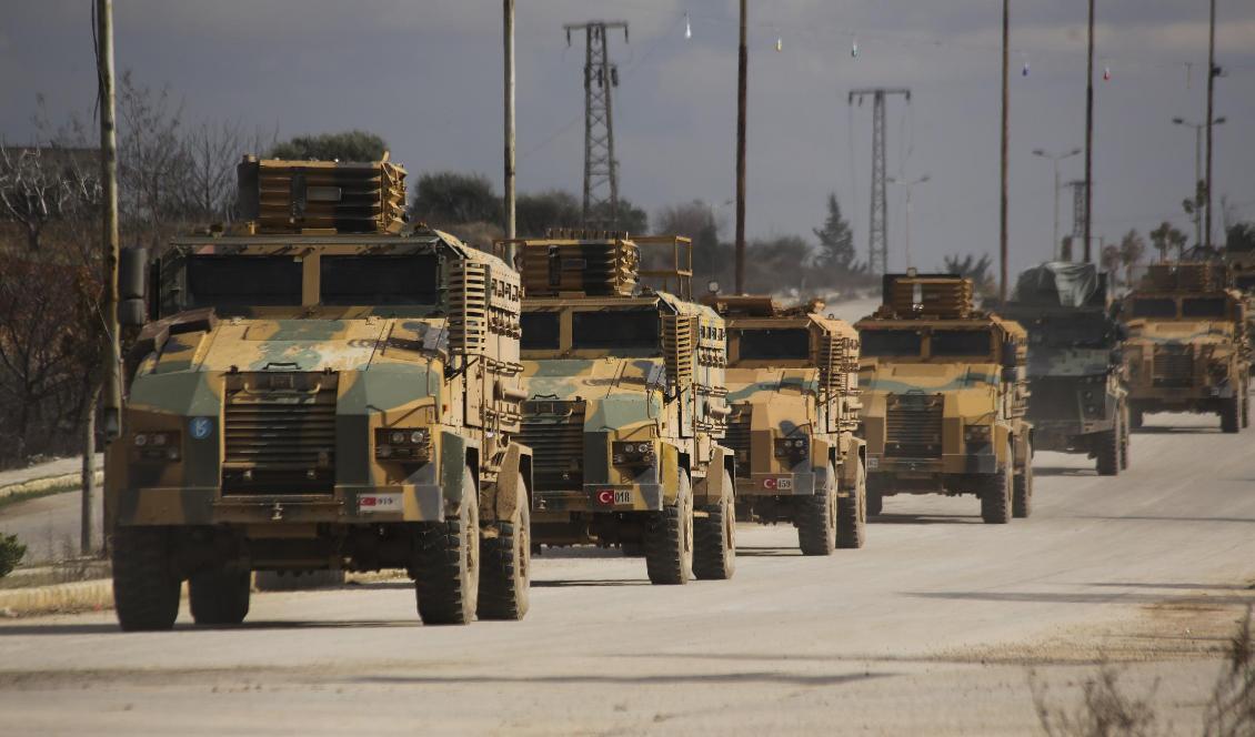 En turkisk militärkonvoj i Idblibprovinsen i Syrien. Bild från i lördags. Foto: Ghaith Alsayed/AP/TT