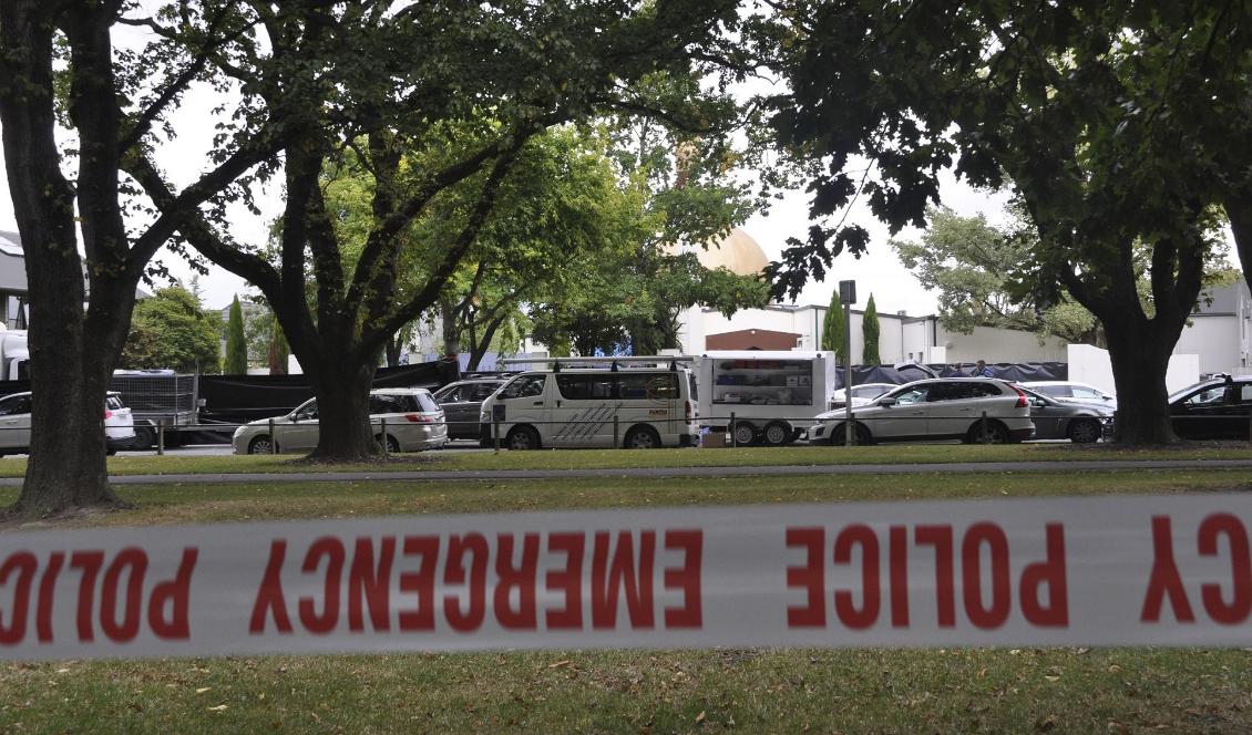Avspärrningar utanför al-Noor-moskén i centrala Christchurch, dagen efter dåden. Foto: Martin Yngve/TT