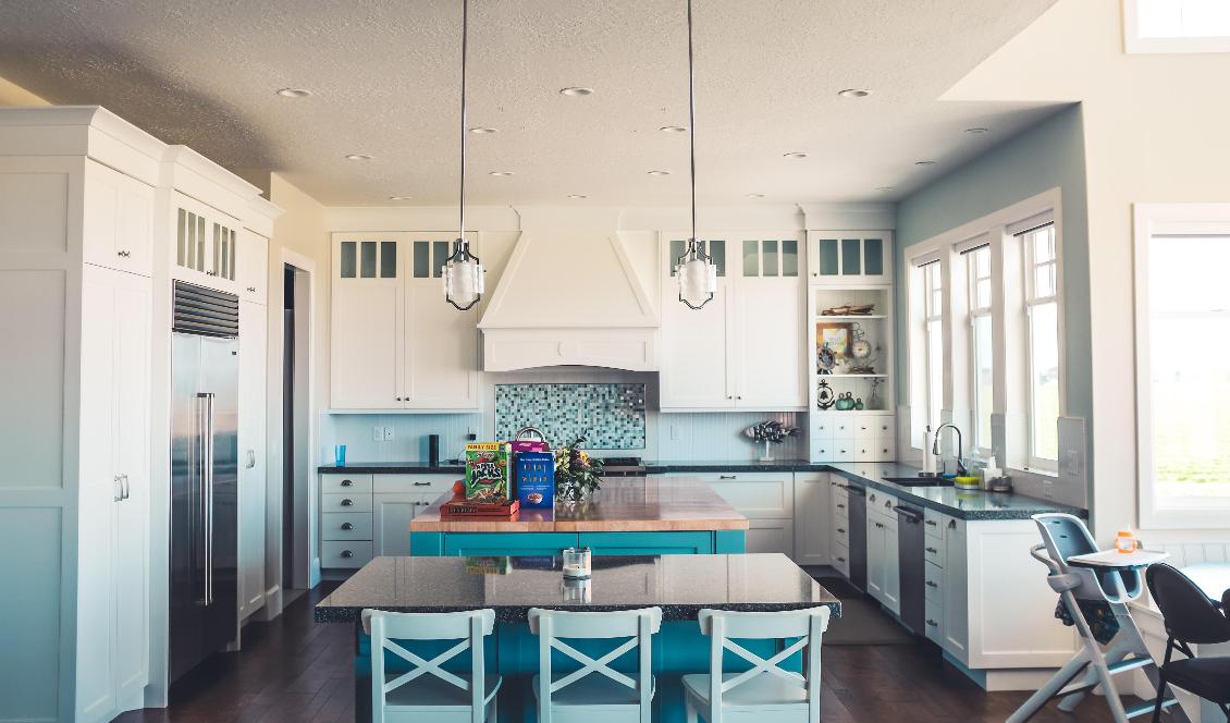 Ett rent och undanplockat kök ger en bra start på dagen. Foto: NeONBRAND/Unsplash