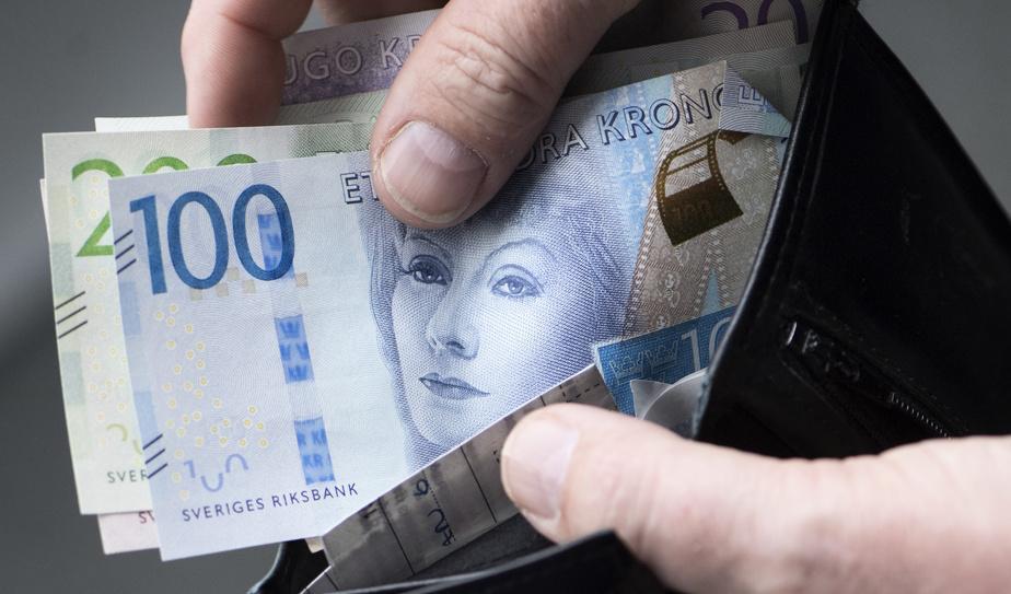 Anhöriga till en svårt sjuk äldre kvinna misstänks ha lurat till sig över 12 miljoner kronor för personlig assistans som inte utförts. Foto: Fredrik Sandberg/TT-arkivbild