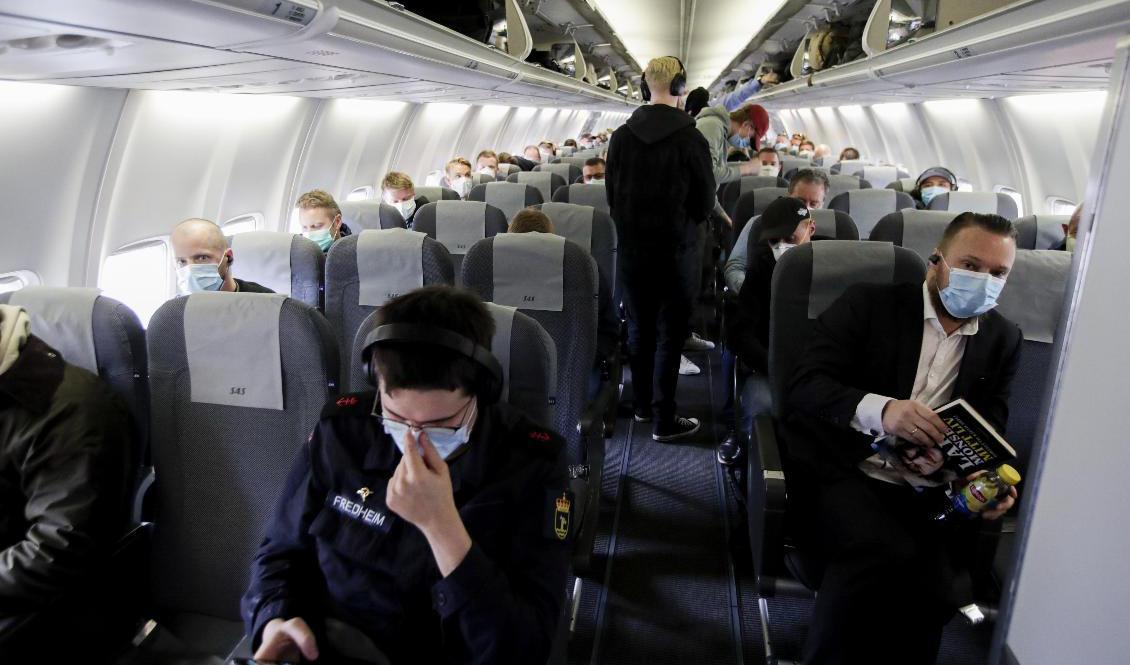 Sedan den 18 maj måste all personal och alla över sex år som reser med SAS bära munskydd. Foto: Vidar Ruud/NTB/TT-arkivbild