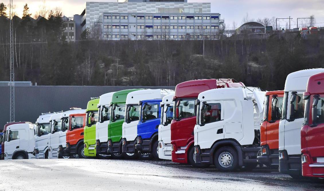 Scania planerar omfattande personalnedskärningar som en följd av coronakrisens effekter. Foto: Jonas Ekströmer/TT-arkivbild