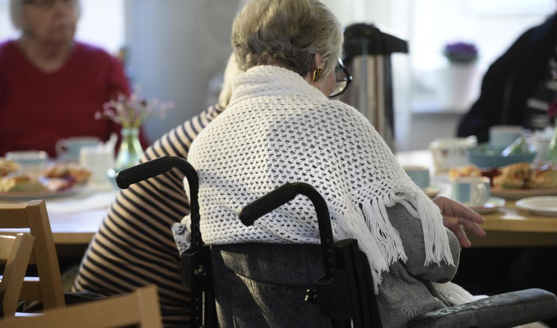 Äldreboenden i Stockholm med stor andel tim- och bemanningsanställda har löpt större risk att få in covid-19. Foto: Fredrik Sandberg/TT-arkivbild