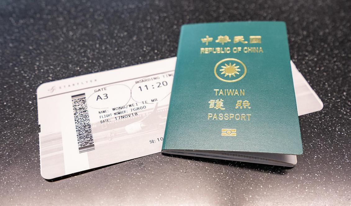 Flygbiljett och ett taiwanesiskt pass. Foto: 	Wei-Te Wong/CC BY-SA 2.0