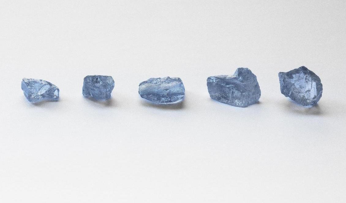 De fem blå diamanterna påträffades i Cullinangruvan öster om sydafrikanska Pretoria. Foto: Petra Diamonds Limited/TT