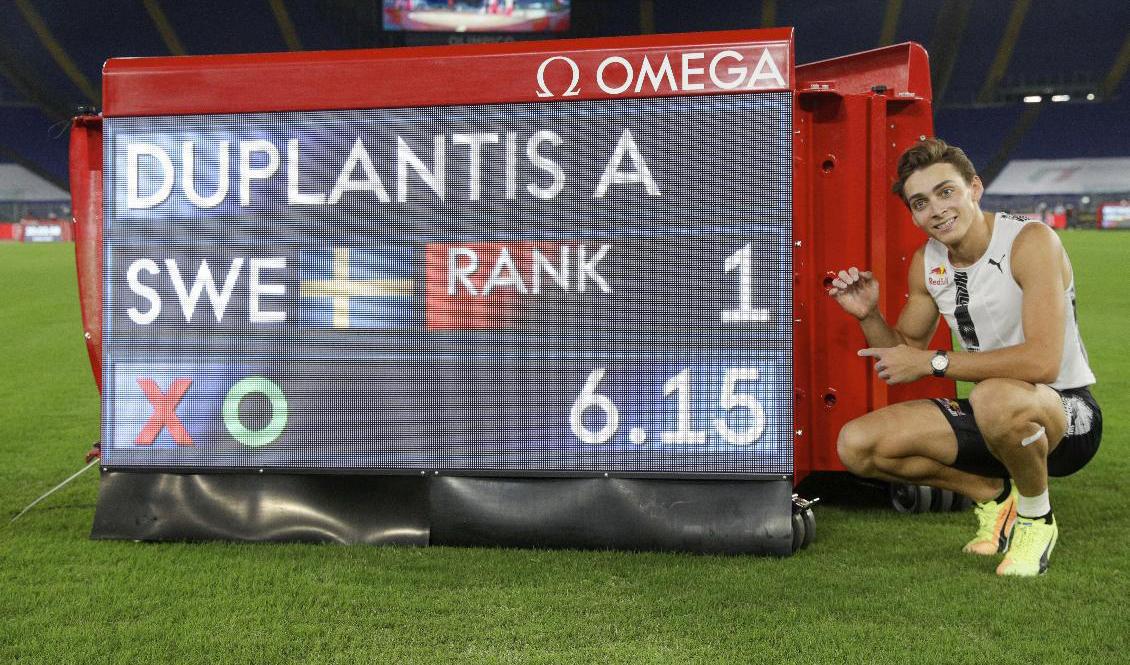 Armand Duplantis är nu även bäst genom tiderna utomhus. Foto: Gregorio Borgia/AP/TT