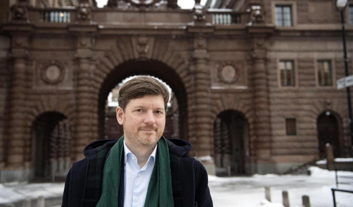 Centerpartiets arbetsmarknadspolitiska talesperson Martin Ådahl säger att partiet är beredda att ta ett extraval om lasfrågan. Arkivbild. Foto: Jessica Gow/TT