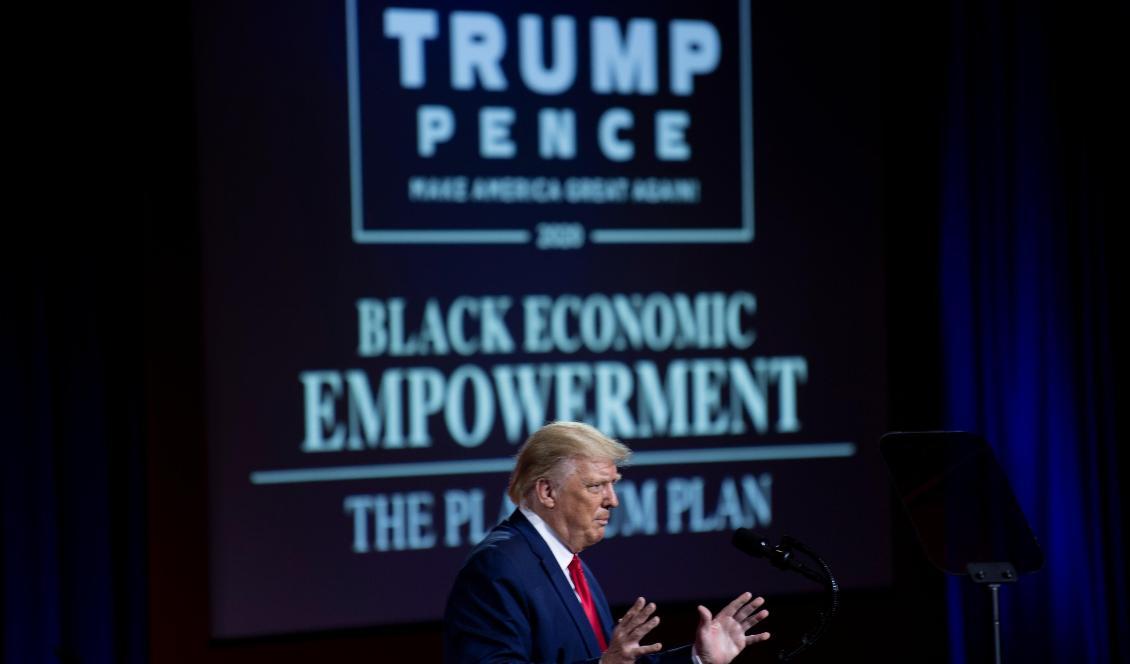 








USA:s president, Donald Trump, talar vid ett evenemang för svarta i Cobb Galleria Centre i Atlanta i delstaten Georgia den 25 september 2020. Foto: Brendan Smialowski/AFP via Getty Images                                                                                                                                                                                                                                                                                                                                                                                                            