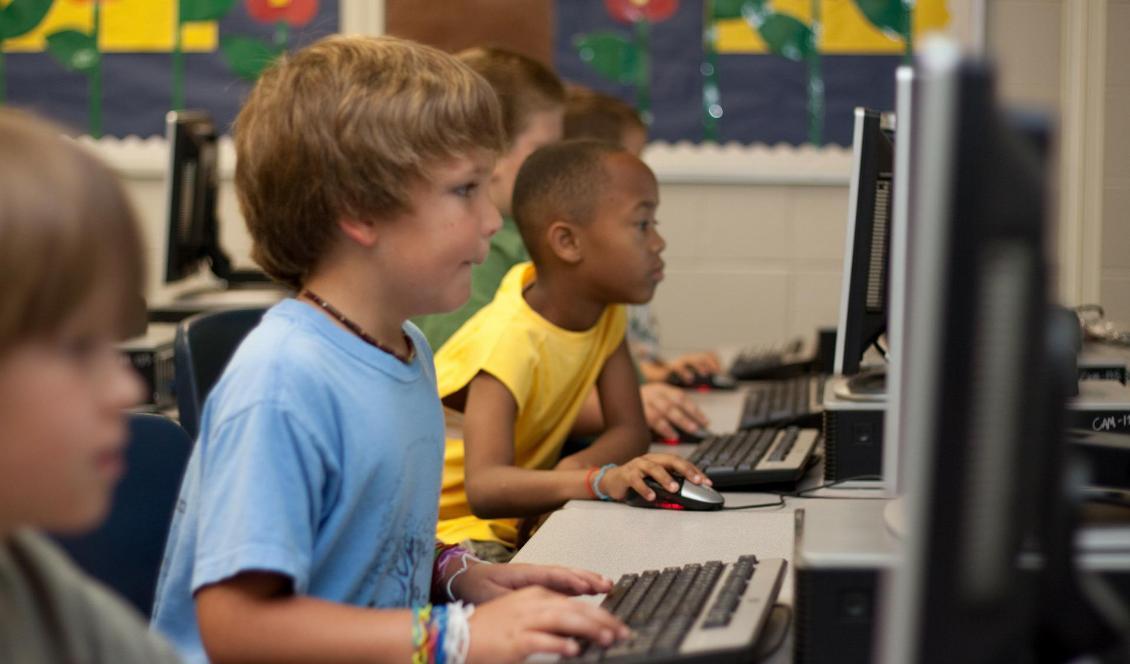 





I sin utbildning använder barn elektroniska hjälpmedel i en miljö som är mättad av strålning från kommersiella wifi-nätverk. Foto: Cheryl23/Pixabay                                                                                                                                                                                                                                                                        